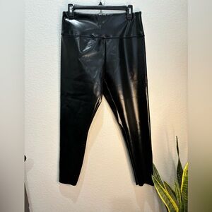 Anna & AVA Vegan Leather Black pants- Pull on Cropped Jegging Style Medium